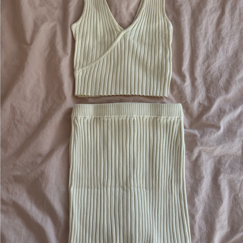 Re Ona Cream Ribbed Skirt Set